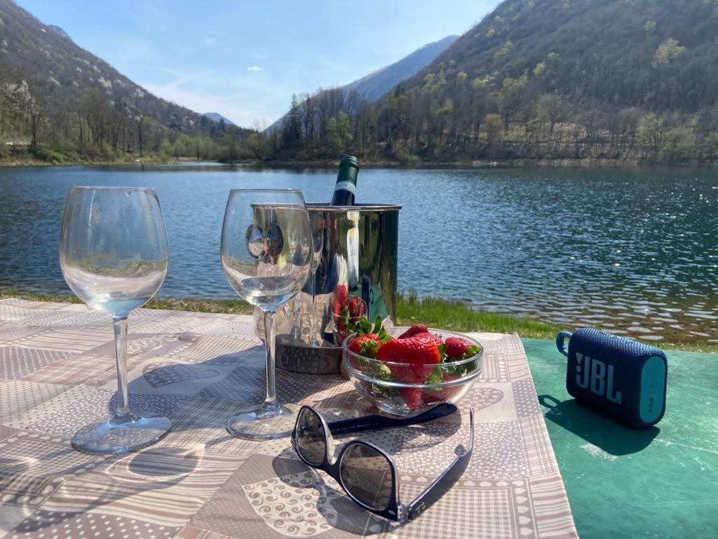 L'Angolino Di Magda: On The Lake-Private Beach! Ghirla Exteriör bild